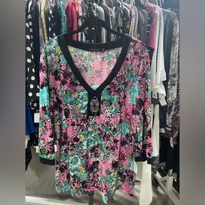 XL Unique Design Eye Catching Shirt Top